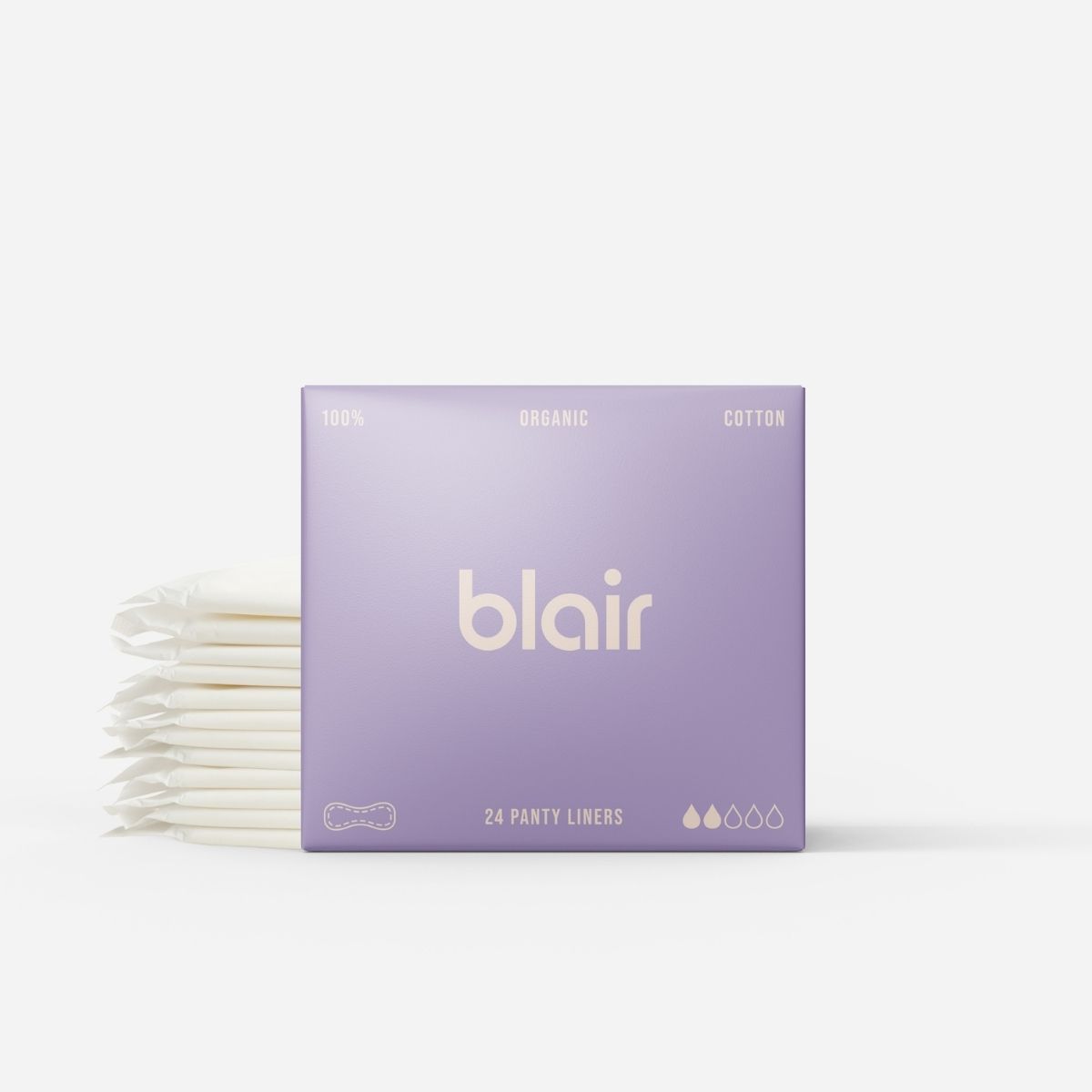En Blair-förpackning med trosskydd på en grå bakgrund med bomull vid sidan